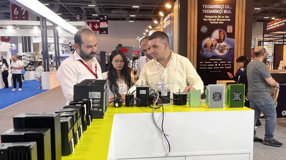 clients on booths3